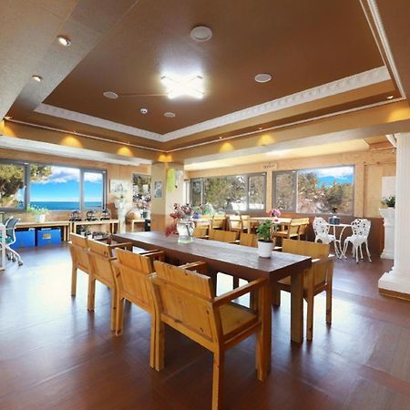 Gangneung Undukmaru Pension Екстериор снимка