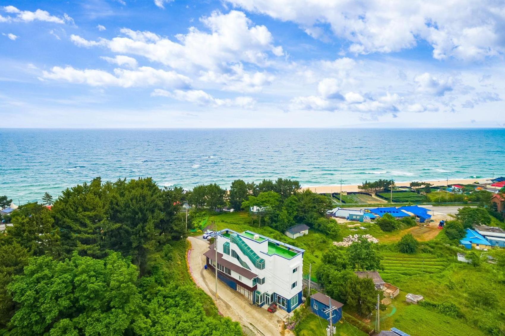 Gangneung Undukmaru Pension Екстериор снимка